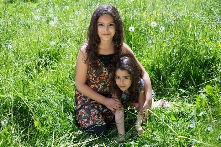 Foto van Kiri Pruntel: Aya en Kamar, dochters van Fatiha